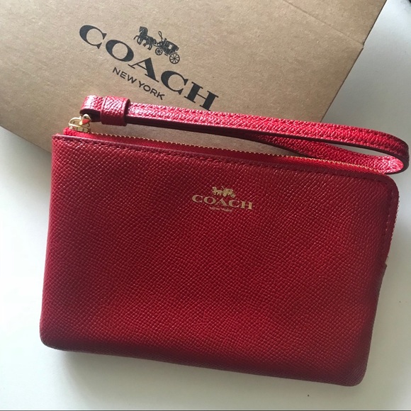 ❤️SALE❤️Coach True Red wristlet & giftbox NWT - Picture 2 of 5